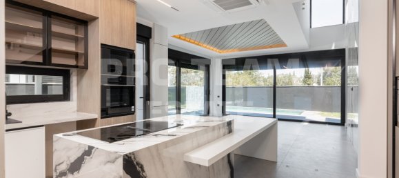 6 rooms Villa in Lara, Turkey No. 27154 9