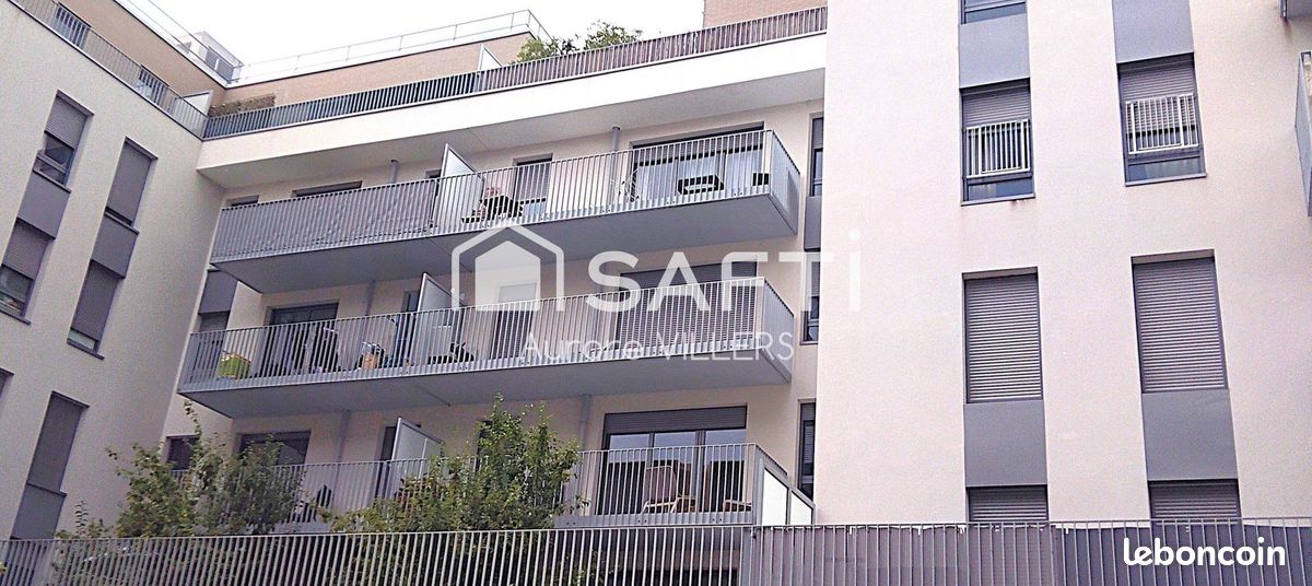 3 bedrooms Apartment in Guyancourt, France No. 285802