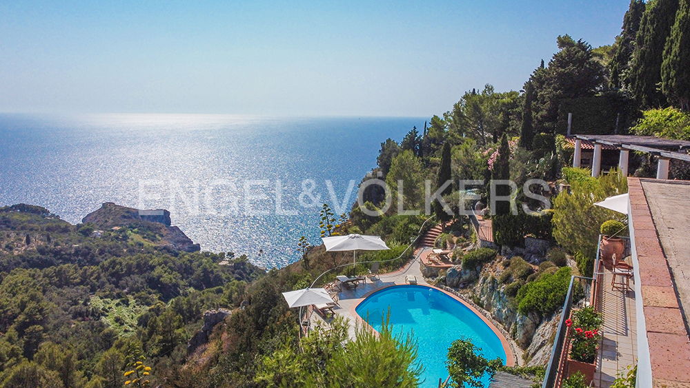 6 bedrooms Villa in Anacapri, Italy No. 109232