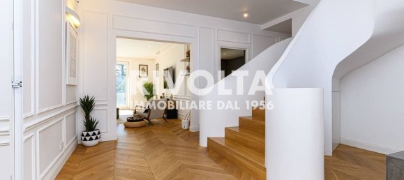 14 rooms Penthouse in Rome, Italy No. 82074 12