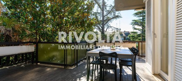 14 rooms Penthouse in Rome, Italy No. 82074 40