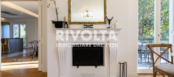 14 rooms Penthouse in Rome, Italy No. 82074 3