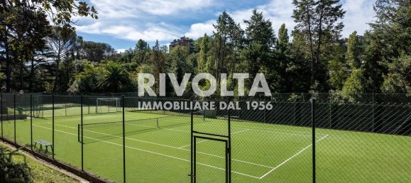 14 rooms Penthouse in Rome, Italy No. 82074 37