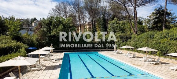 14 rooms Penthouse in Rome, Italy No. 82074 34