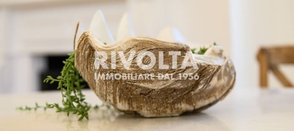 14 rooms Penthouse in Rome, Italy No. 82074 30