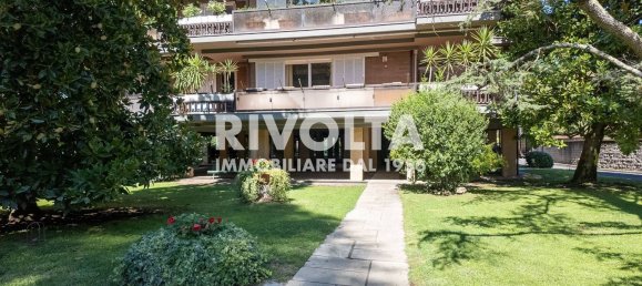 14 rooms Penthouse in Rome, Italy No. 82074 35