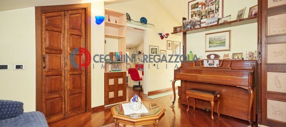 3 bedrooms Penthouse in Arese, Italy No. 172309 25