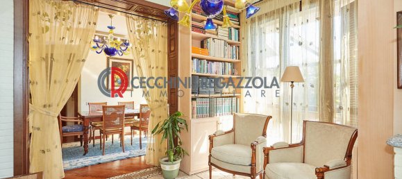 3 bedrooms Penthouse in Arese, Italy No. 172309 10