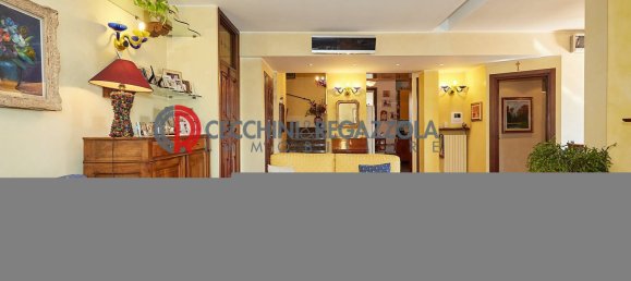 3 bedrooms Penthouse in Arese, Italy No. 172309 4