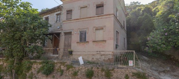 5 bedrooms Villa in Pollenza, Italy No. 90229 8