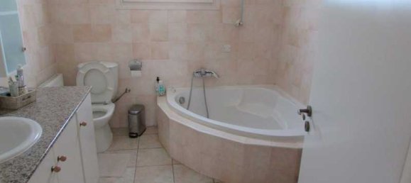 5 chambres Propriété commerciale à Pyrgos, Cyprus No. 19043 9