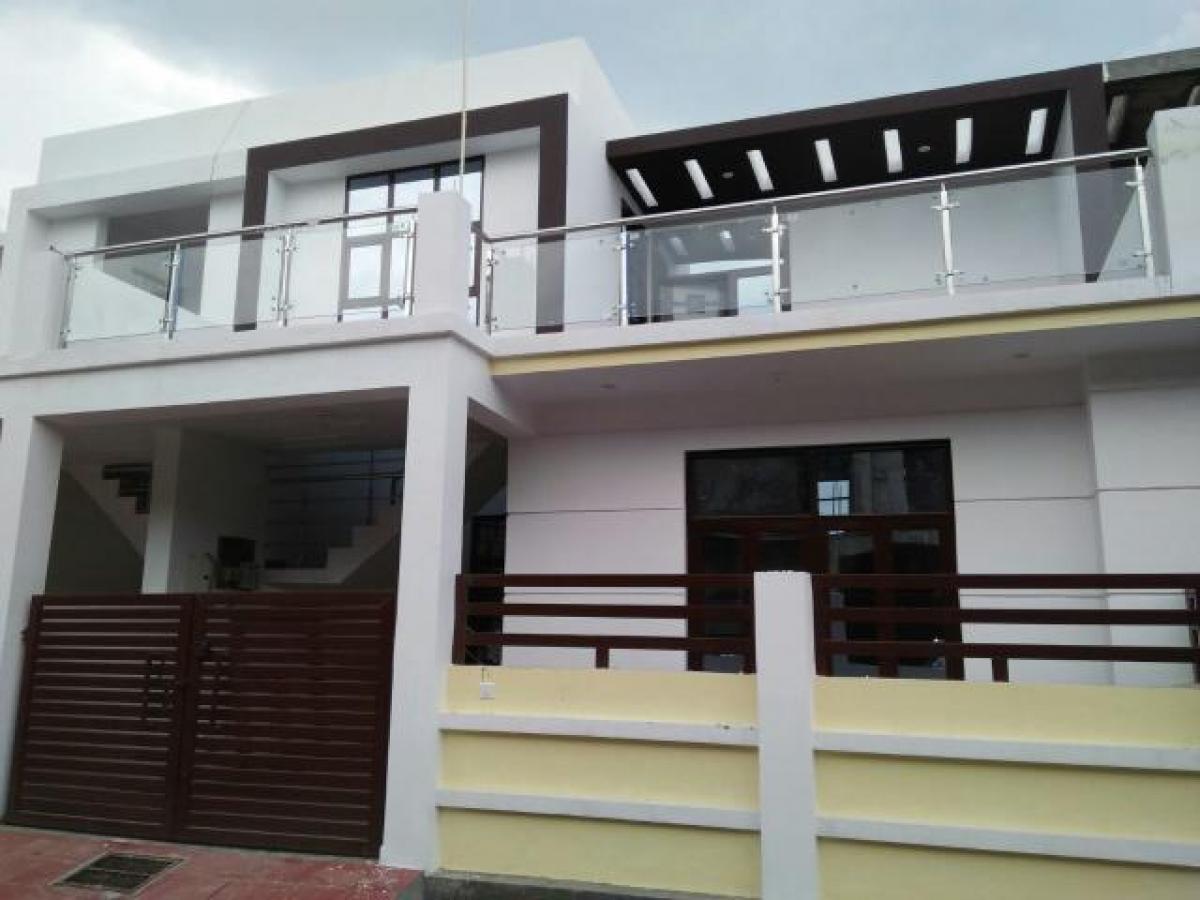 3 bedrooms House in Lucknow, India No. 54781
