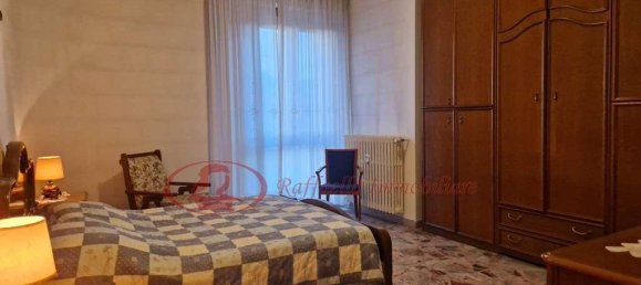 4 rooms Apartment in Florence, Italy No. 117445 17