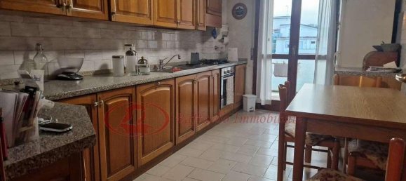 4 rooms Apartment in Florence, Italy No. 117445 3