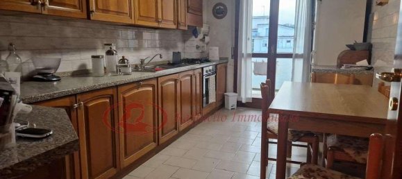4 rooms Apartment in Florence, Italy No. 117445 2