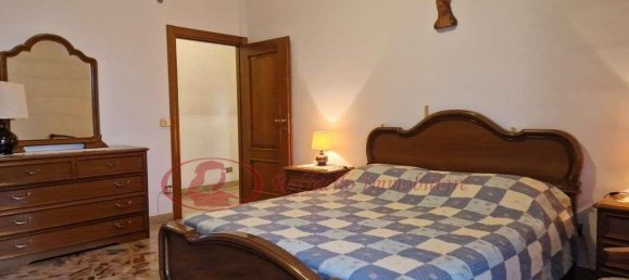 4 rooms Apartment in Florence, Italy No. 117445 14