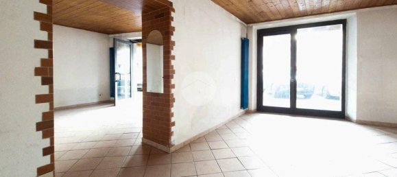 Propiedad comercial de 3 habitaciónes en Urgnano, Italy No. 277047 5