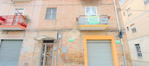 3 rooms House in Lucera, Italy No. 31984 8