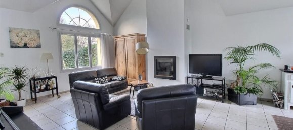 Дом с 5 спальнями в Фонтене-ле-Флери, Франция № 185024 6