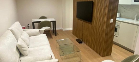 2 bedrooms Apartment in Madrid, Spain No. 188636 3