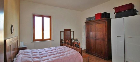 6 rooms House in Sinalunga, Italy No. 49689 10