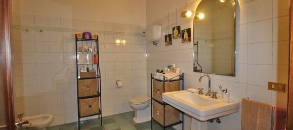 6 rooms House in Sinalunga, Italy No. 49689 17