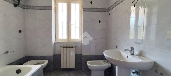 Apartamento de 4 dormitorios en Santa Maria a Vico, Italy No. 316602 22