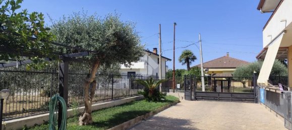 Apartamento de 4 dormitorios en Santa Maria a Vico, Italy No. 316602 12