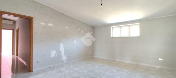 Apartamento de 4 dormitorios en Santa Maria a Vico, Italy No. 316602 5