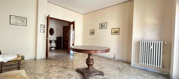 Apartamento de 4 divisões em Bra, Italy N.º 22287 6