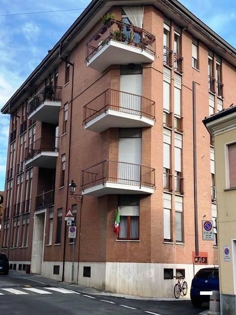 Apartamento de 4 divisões em Bra, Italy N.º 22287