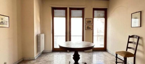 Apartamento de 4 divisões em Bra, Italy N.º 22287 5