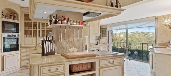 5 bedrooms Villa in Mougins, France No. 1554 15