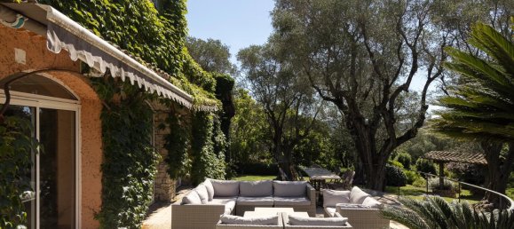 5 bedrooms Villa in Mougins, France No. 1554 10