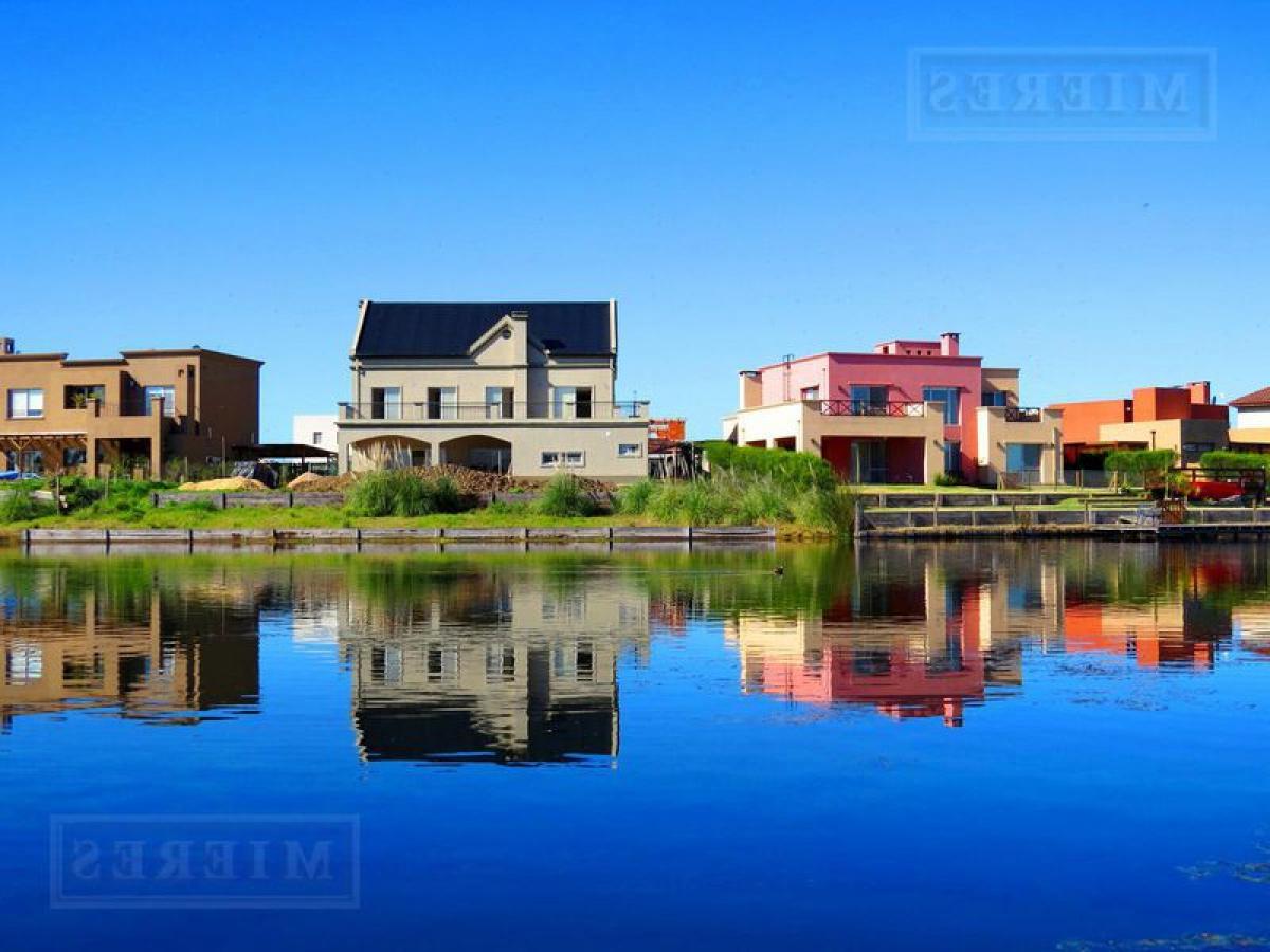 Grundstück in Tigre, Argentina, Nr. 116173