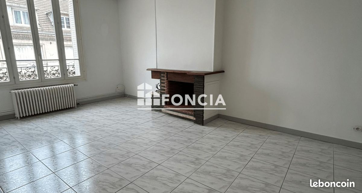 3 bedrooms Apartment in Soissons, France No. 267024