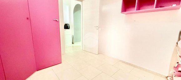 3 bedrooms Apartment in Naples, Italy No. 315593 11