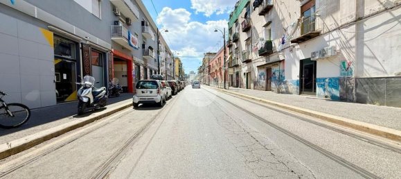 3 bedrooms Apartment in Naples, Italy No. 315593 2