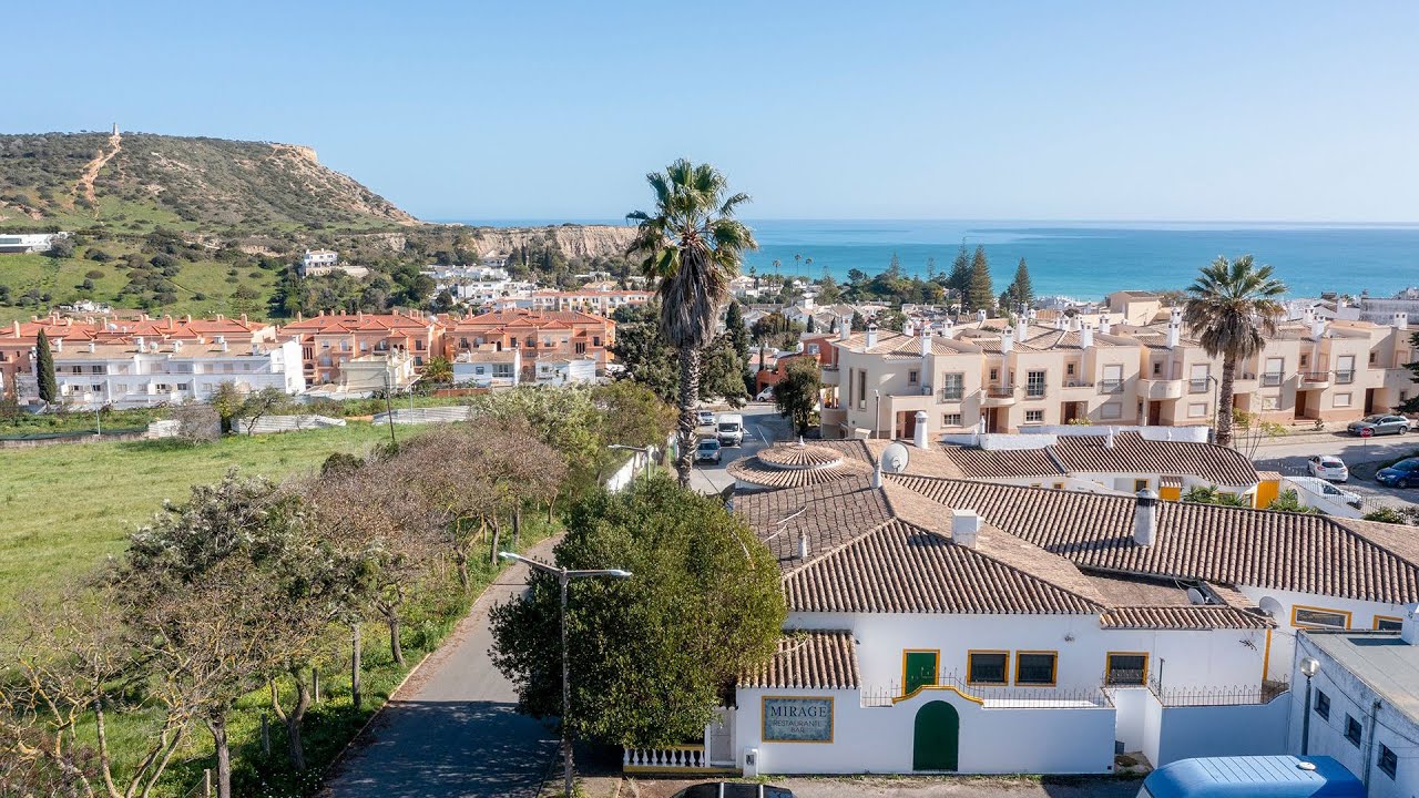 6 bedrooms Commercial property in Luz, Portugal No. 207842