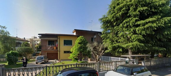Apartamento de 7 dormitorios en Pordenone, Italy No. 334843 2