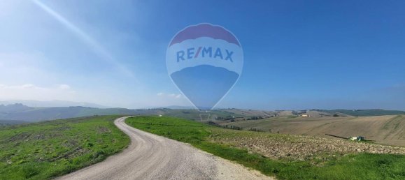 1غرفة قطعة أرض في San Marcello, Italy رقم 5618 12