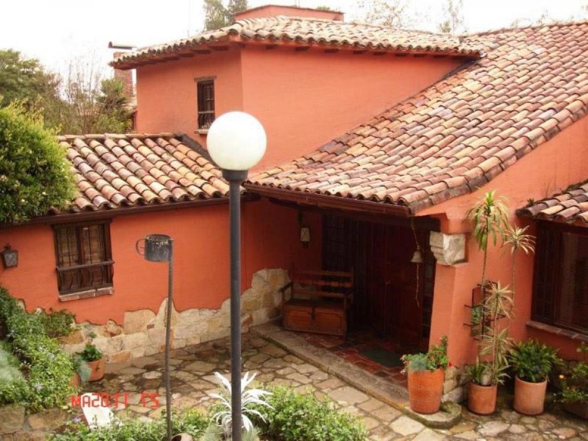 3 bedrooms House in Bogota, Colombia No. 10490