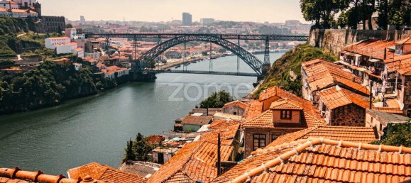 3 bedrooms House in Porto, Portugal No. 14756 2