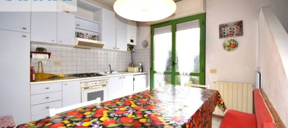 4 Schlafzimmer Wohnung in Viareggio, Italy, Nr. 209526 3