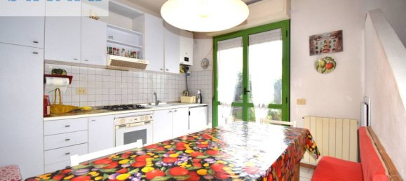 4 Schlafzimmer Wohnung in Viareggio, Italy, Nr. 209526 9