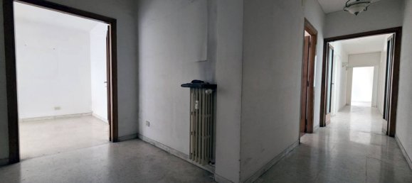 3 bedrooms Apartment in Rome, Italy No. 354083 4