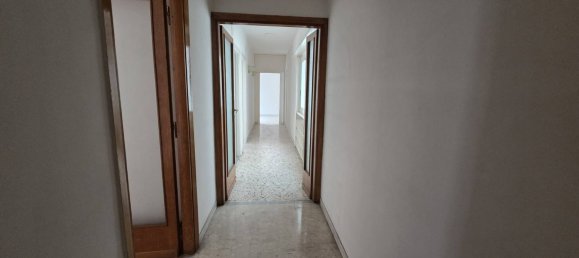 3 bedrooms Apartment in Rome, Italy No. 354083 9