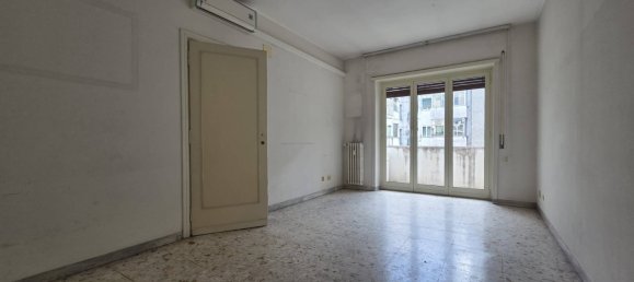 3 bedrooms Apartment in Rome, Italy No. 354083 3