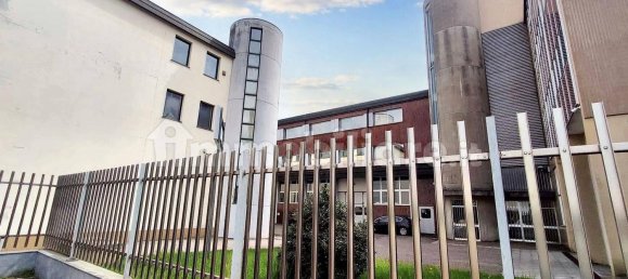 317m² Office in Trezzano sul Naviglio, Italy No. 310939 5
