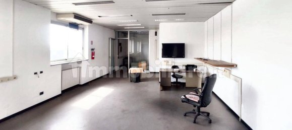 317m² Office in Trezzano sul Naviglio, Italy No. 310939 12